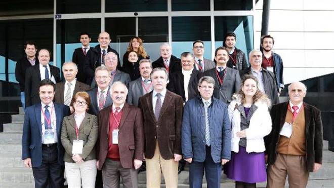 ÜNLÜ FİZİKÇİLER ERÜ`DE BULUŞTU