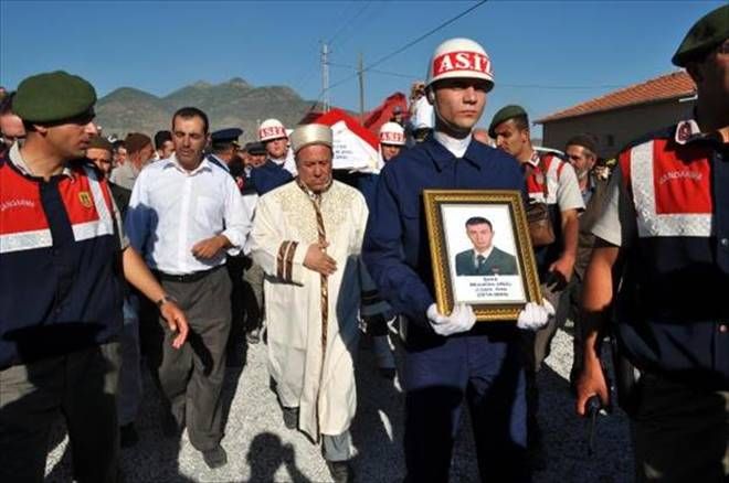 ŞEHİDİMİZ DEVELİ´DE  TOPRAĞA VERİLDİ