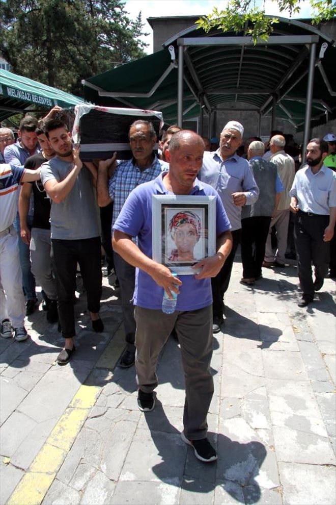 YASLANMA HASTALIĞI NEDENİYLE HAYATINI KAYBEDEN GAMZE TOPRAĞA VERİLDİ