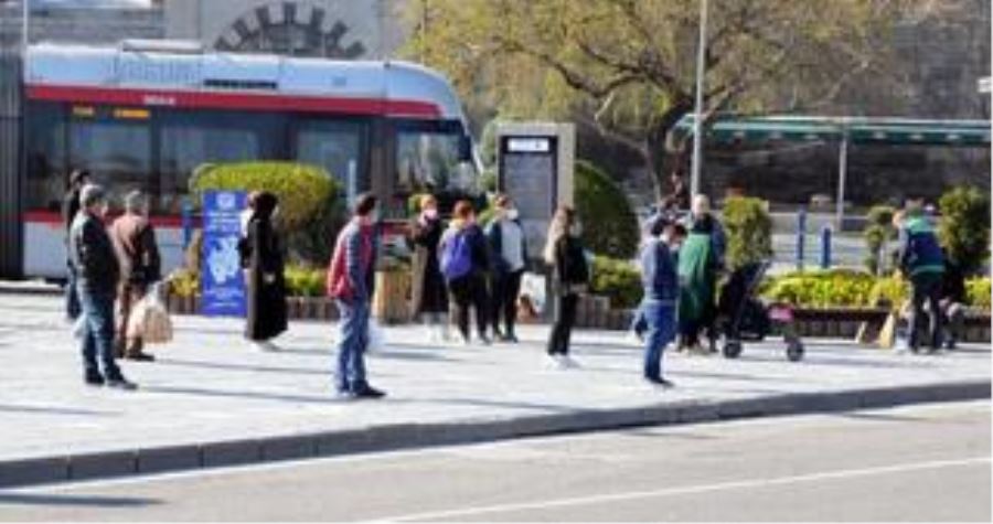 KAYSERİ’DE YASAĞIN ARDINDAN, MEYDANDA YOĞUNLUK 