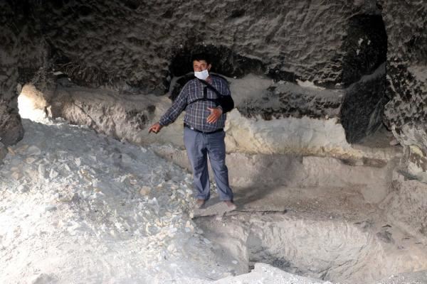 DEFİNECİLER, BİZANS DÖNEMİNDE KARARGAH OLARAK KULLANILAN YAPIYI TAHRİP ETTİ