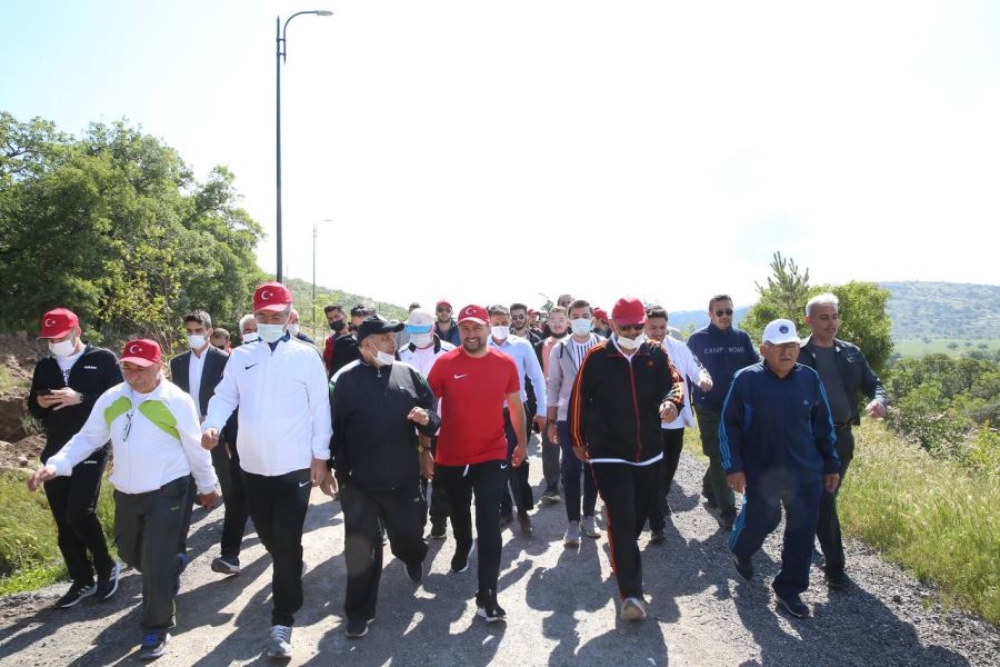 DÜNYA ÇEVRE GÜNÜ’NDE ALİ DAĞI’NA YÜRÜYÜŞ ETKİNLİĞİ 